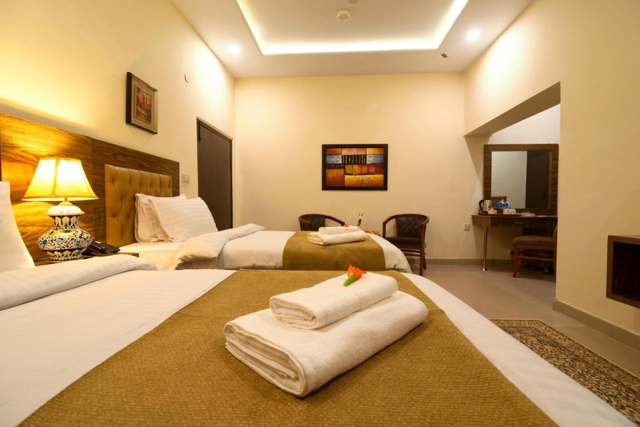 Hotel One Lalazar Multan Exterior photo
