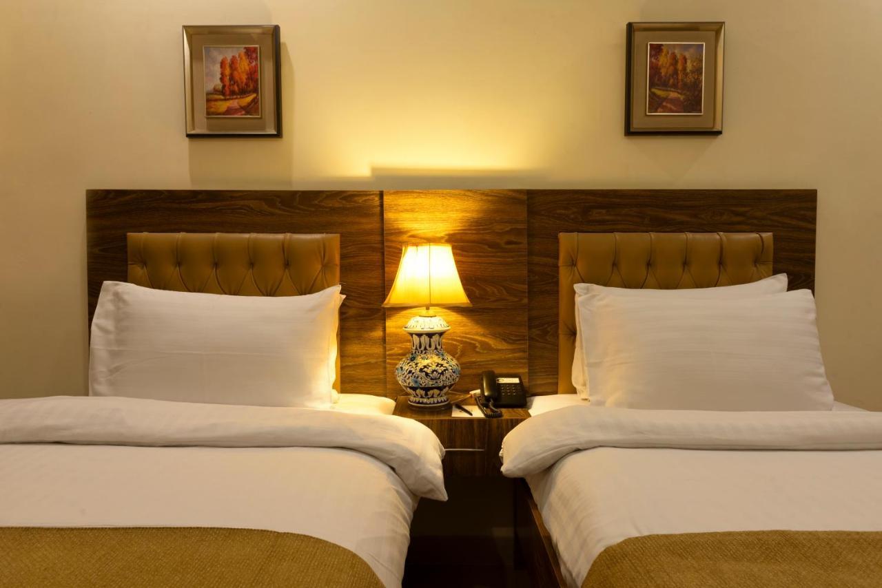 Hotel One Lalazar Multan Exterior photo